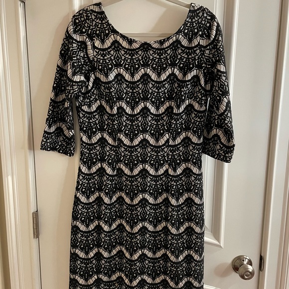 Classic black & white lace Lilly Pulitzer dress. - Picture 1 of 3